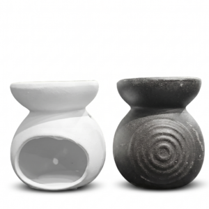 Set de dos hornillos de cerámica para aceites esenciales en blanco mate y negro con textura de espiral, diseño moderno y minimalista para aromaterapia.